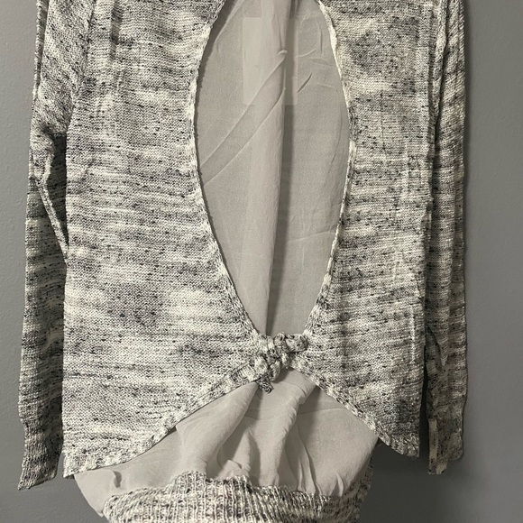 NWT Miracle Lightweight Gray Knit Sweater Semi Sheer Back Insert with Tie. S/M - Picture 6 of 9